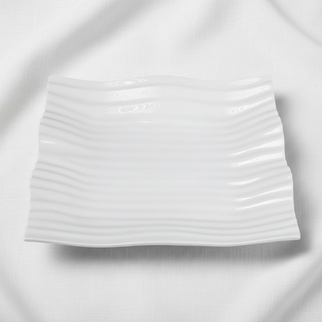 Wavy-ridged serving dish
