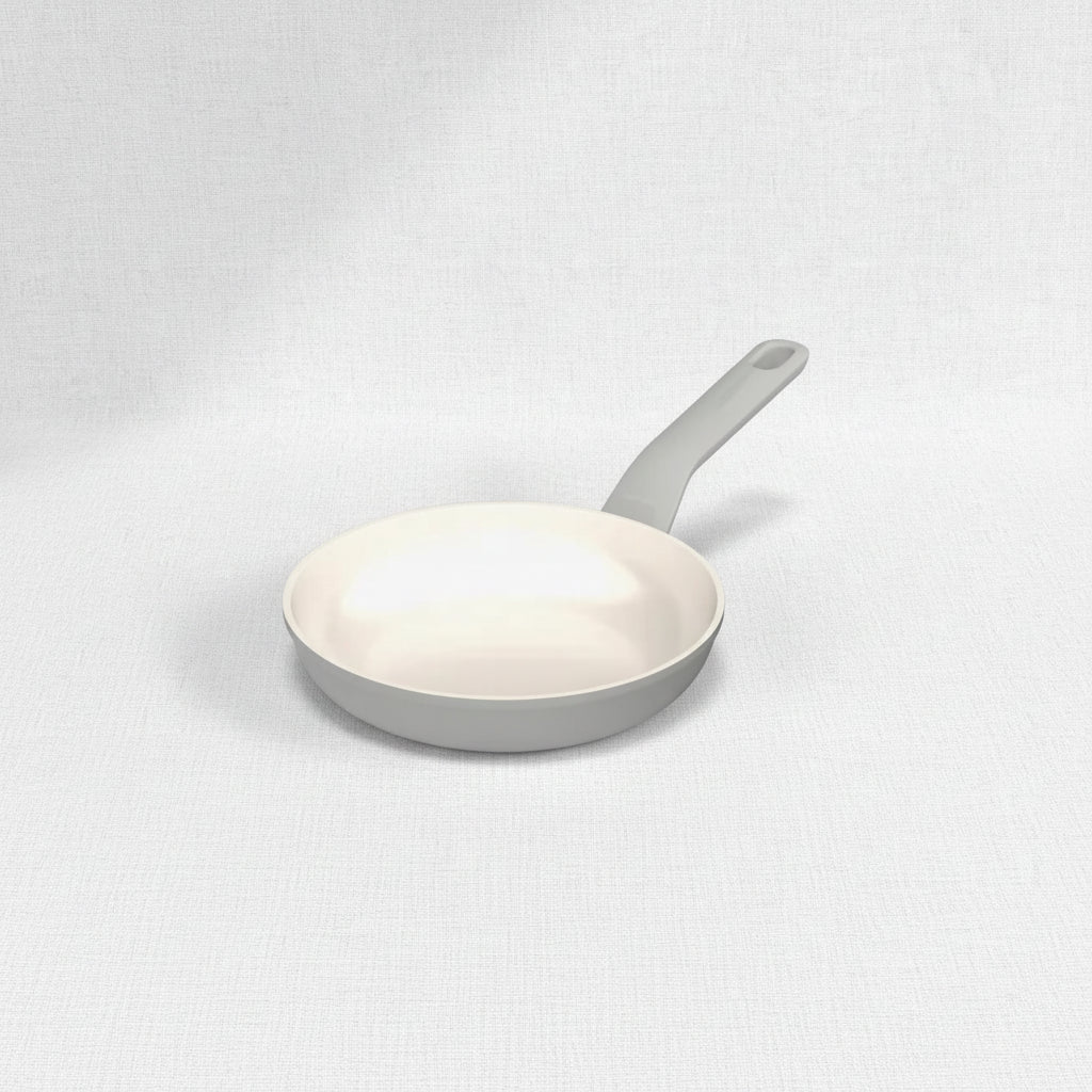 Ergonomic seamless frying pan